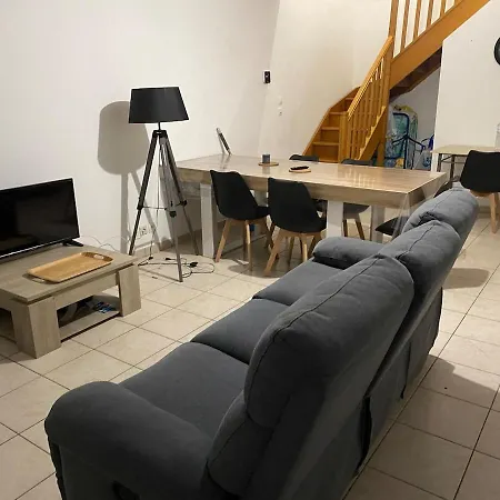 Tres Calme Avec Terrasse 10 Personnes Maxi Apartament