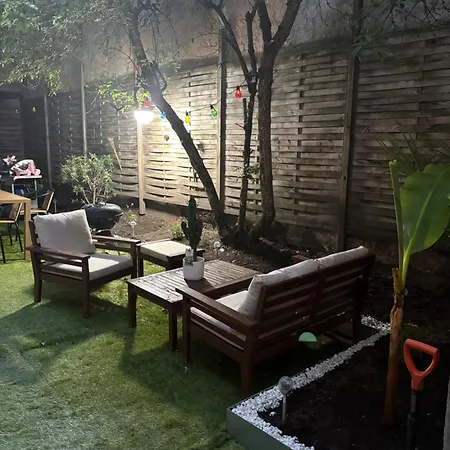 Tres Calme Avec Terrasse 10 Personnes Maxi Apartament