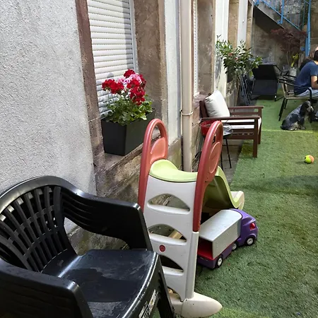 Tres Calme Avec Terrasse 10 Personnes Maxi *