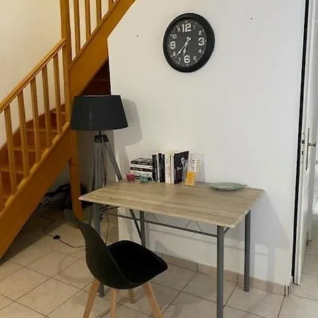 Tres Calme Avec Terrasse 10 Personnes Maxi Apartament *