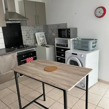 Tres Calme Avec Terrasse 10 Personnes Maxi Apartament